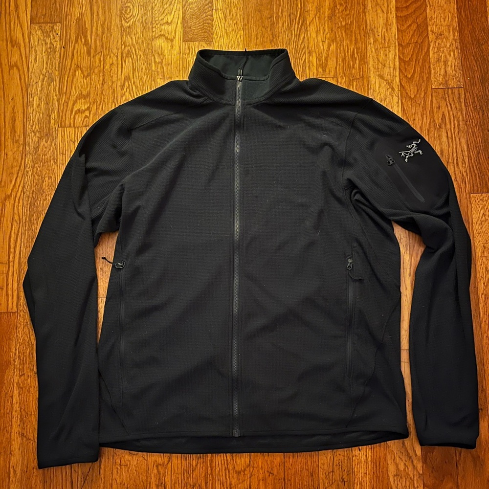 Black Arcteryx delta lt jacket mens